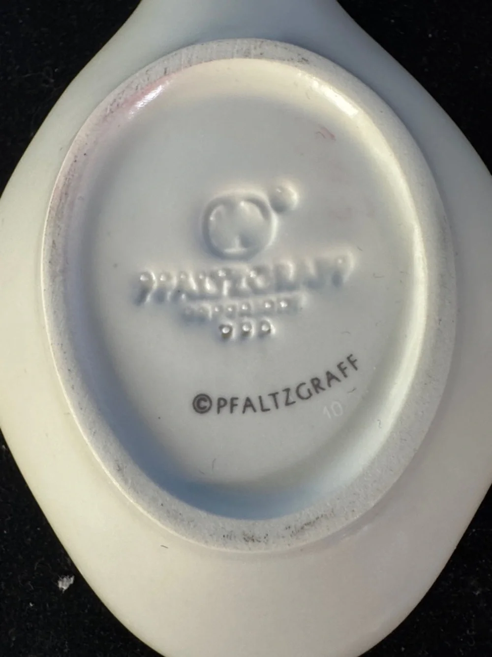 vintage Pfaltzgraff spoon rest in the 